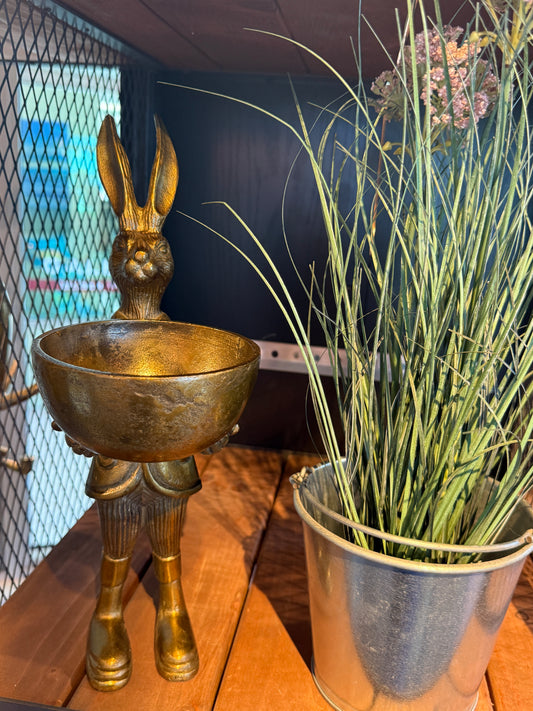 Eric The Hare - Dish Stand